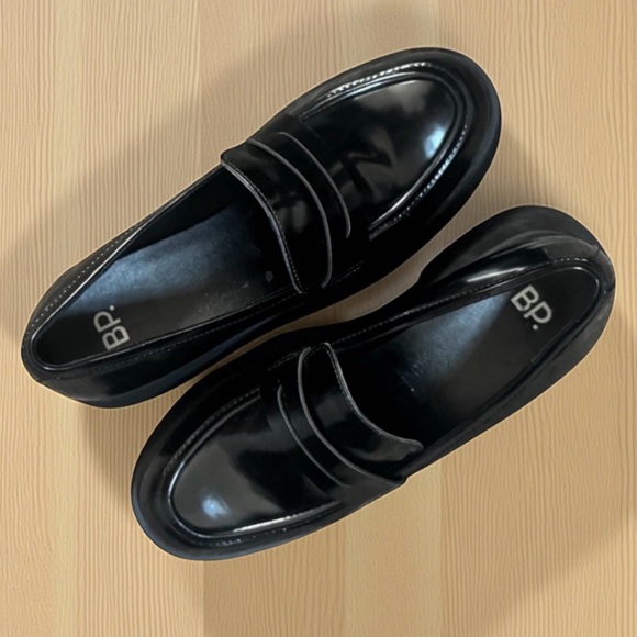 ***SOLD*** NWOB - Black Platform Loafers - Women’s Size 8 - Picture 5 of 6